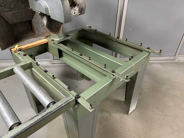 Dewalt radiaalafkortzaagmachine - afbeelding 8 van  13