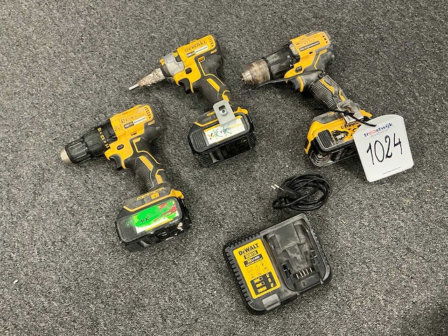 Dewalt schroefboormachine (3x) - afbeelding 1 van  7
