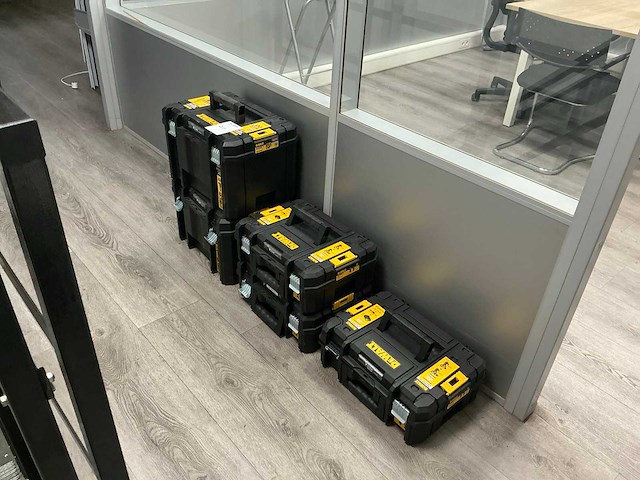 Dewalt stapelbare gereedschapskoffer (5x) - afbeelding 1 van  3