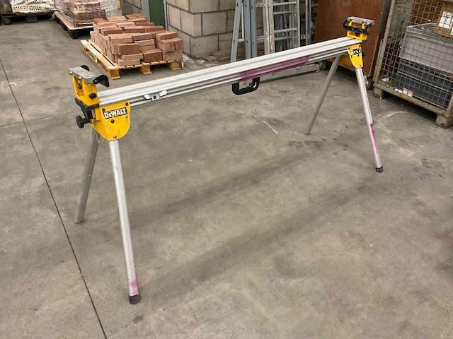 Dewalt statief - afbeelding 1 van  1