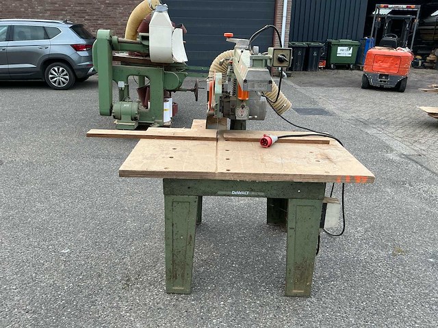 Dewalt tafelcirkelzaagmachine - afbeelding 12 van  15