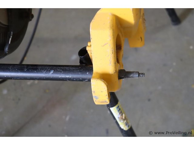 Dewalt tafelzaag d27107-qs - afbeelding 6 van  10