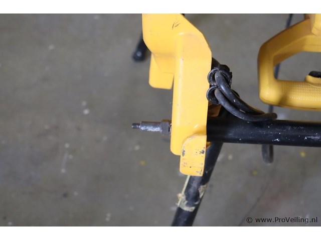 Dewalt tafelzaag d27107-qs - afbeelding 7 van  10
