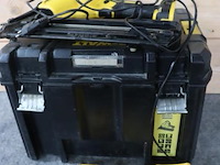 Dewalt xr accu afwerkspijkermachine dcn650 dcn650p2, 18v, type 1 incl. acculader, accu & opbergkoffer - afbeelding 1 van  13