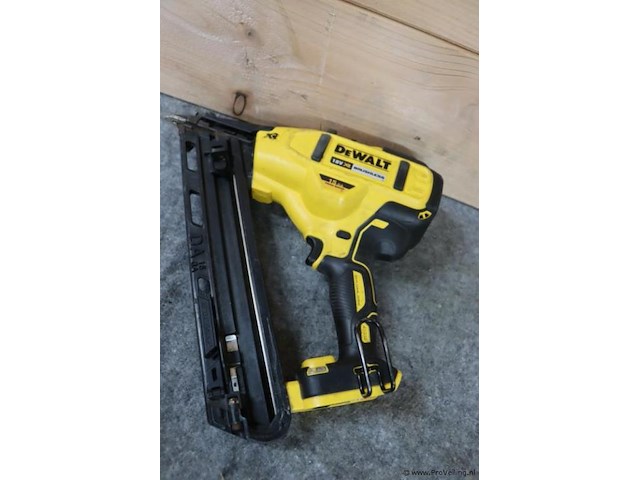 Dewalt xr accu afwerkspijkermachine dcn650 dcn650p2, 18v, type 1 incl. acculader, accu & opbergkoffer - afbeelding 6 van  13