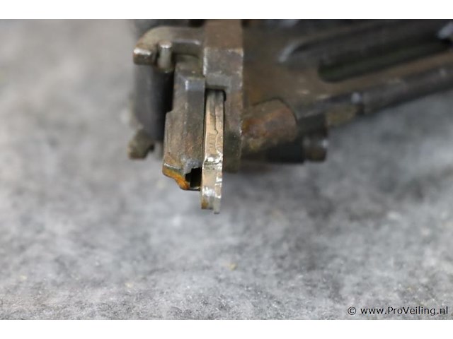 Dewalt xr accu afwerkspijkermachine dcn650 dcn650p2, 18v, type 1 incl. acculader, accu & opbergkoffer - afbeelding 8 van  13