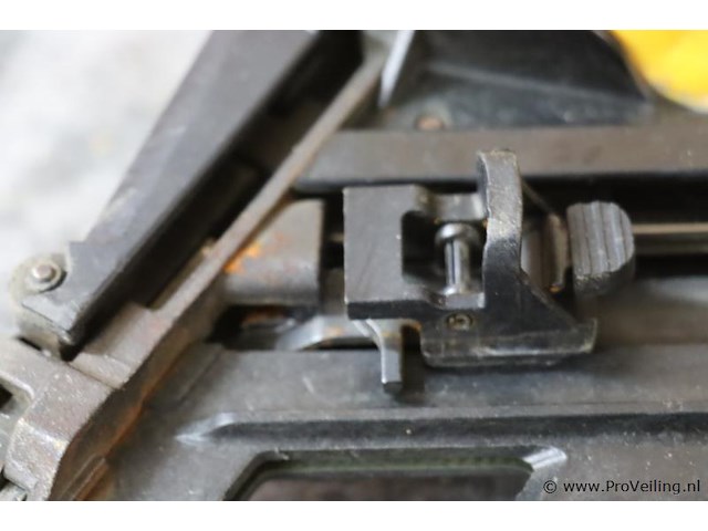 Dewalt xr accu afwerkspijkermachine dcn650 dcn650p2, 18v, type 1 incl. acculader, accu & opbergkoffer - afbeelding 9 van  13