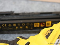 Dewalt xr accu afwerkspijkermachine dcn650 dcn650p2, 18v, type 1 incl. acculader, accu & opbergkoffer - afbeelding 11 van  13