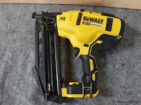 Dewalt xr accu afwerktacker dcn660, 18v, type 1 - afbeelding 1 van  7
