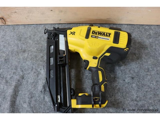 Dewalt xr accu afwerktacker dcn660, 18v, type 1 - afbeelding 1 van  6