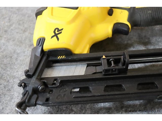 Dewalt xr accu afwerktacker dcn660, 18v, type 1 - afbeelding 4 van  6