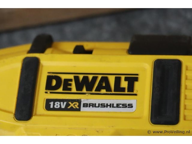 Dewalt xr accu afwerktacker dcn662, 18v, type 1 - afbeelding 2 van  6