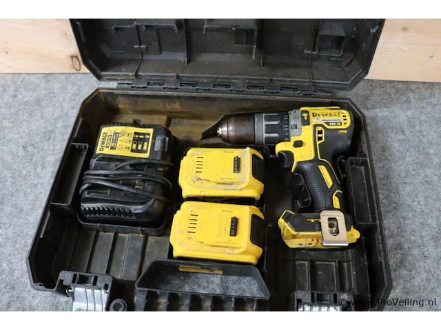 Dewalt xr accu klopboormachine dcd796, 18v. incl. acculader, 2 accu's & opbergkoffer - afbeelding 1 van  8