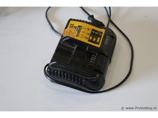 Dewalt xr acculader dcb113 - afbeelding 1 van  3