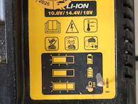 Dewalt xr acculader dcb113 - afbeelding 2 van  3