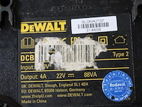 Dewalt xr acculader dcb115 type 2 - afbeelding 4 van  4