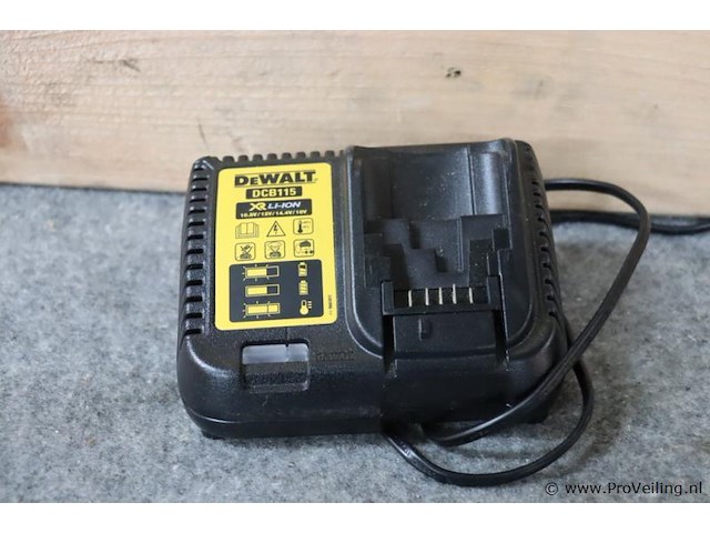 Dewalt xr acculader dcb115 type 2 - afbeelding 1 van  4
