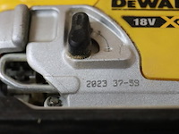 Dewalt xr decoupeerzaag dcs334, 18v incl. opbergkoffer - afbeelding 3 van  9
