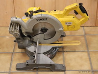 Dewalt xr flexvolt accu afkort-/verstekzaag dcs778, 18v, type 1 - afbeelding 1 van  5