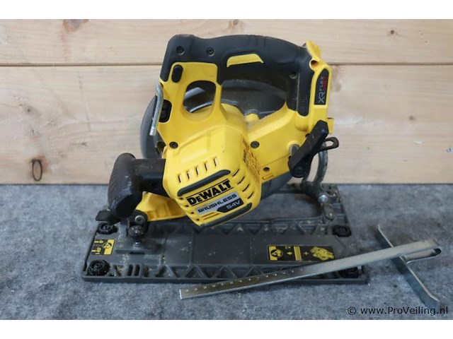 Dewalt xr flexvolt accu cirkelzaag dcs579 dcs579nt, 54v, type 1 incl. opbergkoffer - afbeelding 1 van  7