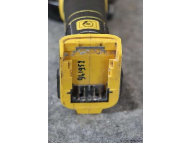 Dewalt xr haakse slijper dcg405, 18v, type 1 incl. opbergkoffer - afbeelding 7 van  8
