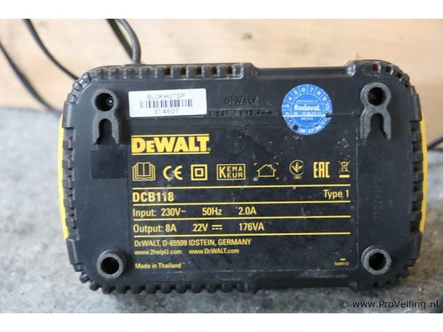 Dewalt xr snellader dcb118 type 1 - afbeelding 4 van  4