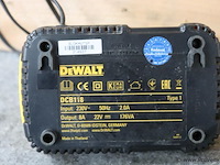 Dewalt xr snellader dcb118 type 1 - afbeelding 4 van  4