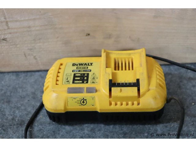 Dewalt xr snellader dcb118 type 1 - afbeelding 1 van  5