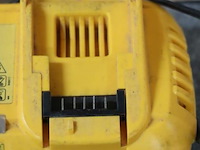 Dewalt xr snellader dcb118 type 1 - afbeelding 3 van  5