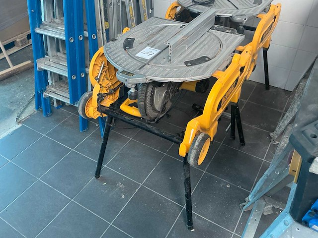 Dewalt zaagtafel - afbeelding 1 van  3
