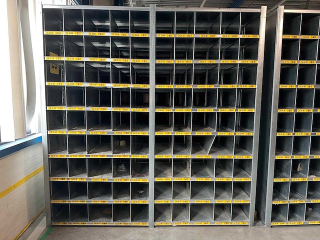 Dexion - legbordstelling met tussenschotten 5x20 - afbeelding 3 van  3