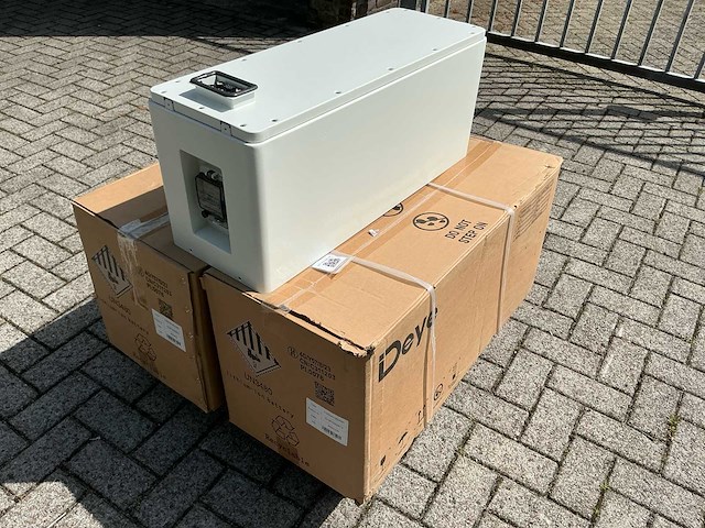 Deye ai-w5.1-b batterijopslag module (3x) - afbeelding 9 van  13