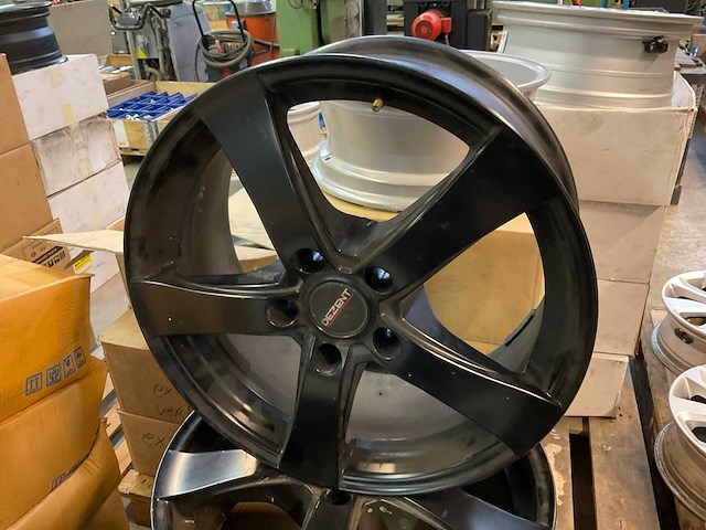 Dezent velg (4x) - afbeelding 1 van  3