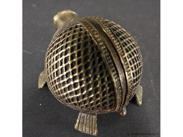 Dhokra koperen indiaas schildpadbeeldje - afbeelding 3 van  5