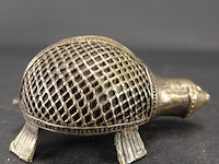 Dhokra koperen indiaas schildpadbeeldje - afbeelding 4 van  5