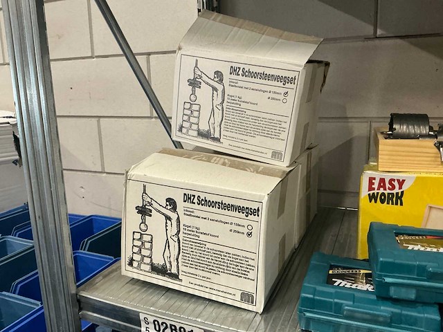 Dhz schoorsteenveegsets (3x) - afbeelding 1 van  4