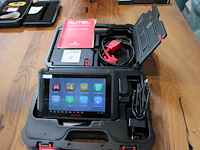 Diagnoseapparraat autel maxicheck mx900 in kunststof koffer met voedings- en connectiekabel.