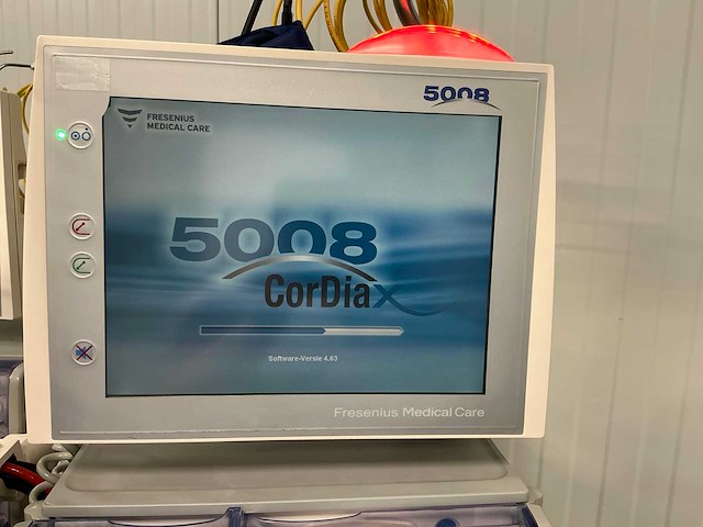 Dialyse apparaat - afbeelding 2 van  3