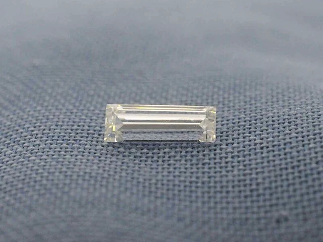 Diamant - 0.21 carat natuurlijke baguette geslepen diamant (gecertificeerd) - afbeelding 1 van  4