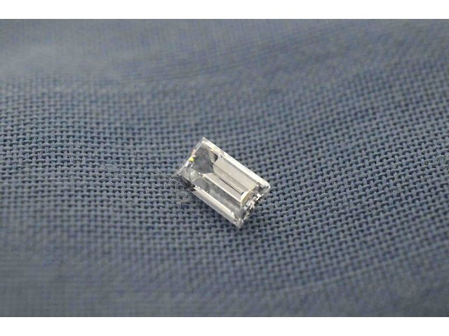 Diamant - 0.23 carat natuurlijke baguette geslepen diamant (gecertificeerd) - afbeelding 1 van  4