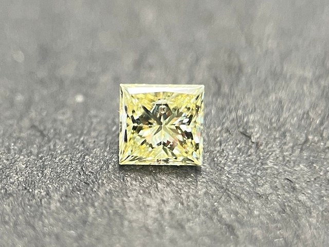 Diamant - 0.23 carat prinses geslepen diamant (gecertificeerd) - afbeelding 1 van  6