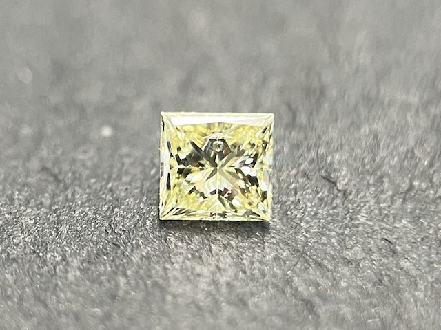 Diamant - 0.23 carat prinses geslepen diamant (gecertificeerd) - afbeelding 1 van  4