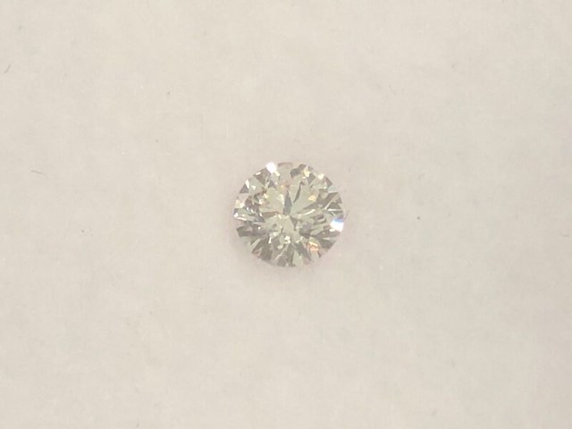 Diamant - 0.26 carat natuurlijke roze gekleurde briljant geslepen diamant - afbeelding 1 van  4