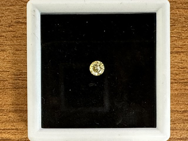 Diamant - 0.27 carat natuurlijke gele diamant - afbeelding 1 van  1