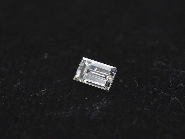 Diamant - 0.28 carat echte baguette geslepen diamant (gecertificeerd) - afbeelding 1 van  3