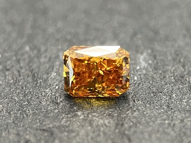 Diamant - 0.29 carat natuurlijk oranje diamant (gecertificeerd) - afbeelding 1 van  4