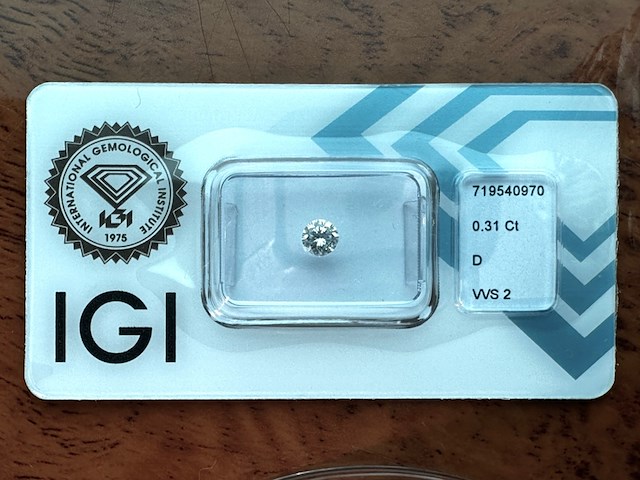 Diamant - 0.31 carat natuurlijke starcut briljant geslepen diamant (gecertificeerd) - afbeelding 1 van  3