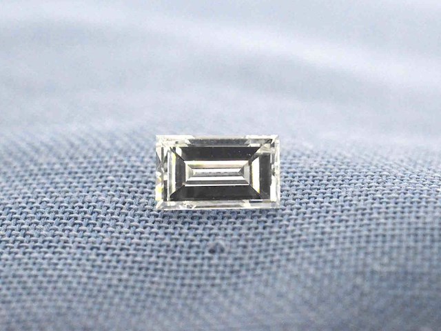 Diamant - 0.37 carat natuurlijke baguette geslepen diamant (gecertificeerd) - afbeelding 1 van  4