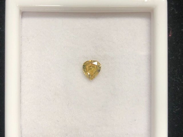 Diamant - 0.37 carat natuurlijke gekleurde diamant - afbeelding 1 van  5