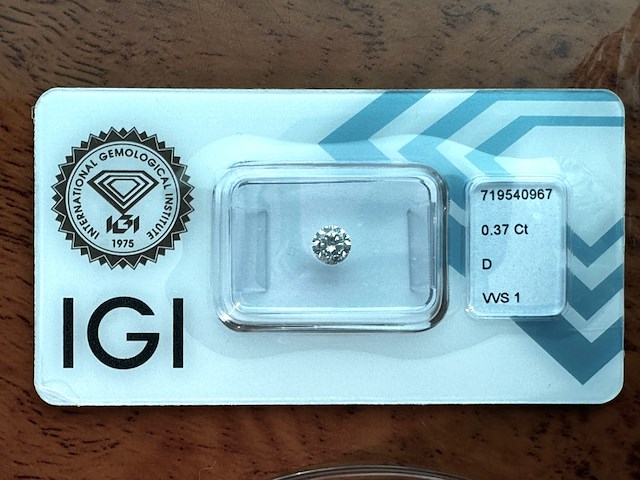 Diamant - 0.37 carat natuurlijke starcut briljant geslepen diamant (gecertificeerd) - afbeelding 1 van  5